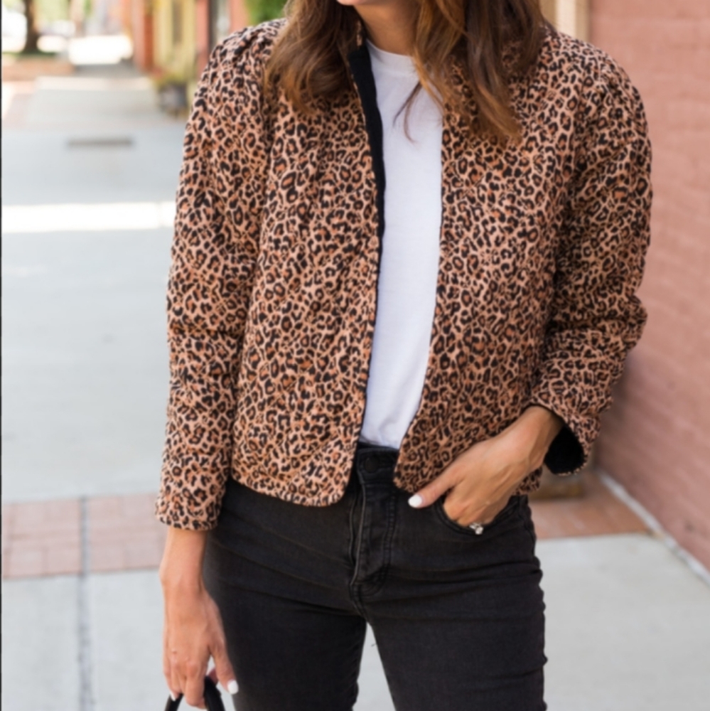 Something Navy tan macaroon leopard combo reversible quilted open jacket Medium